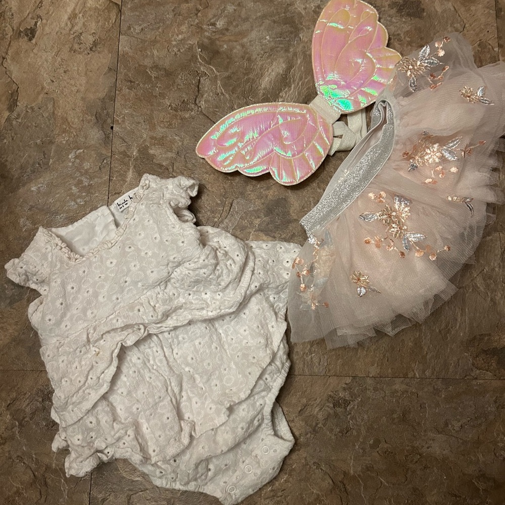 Assorted Baby Clothing Bundle Set - Picture 3 of 4
